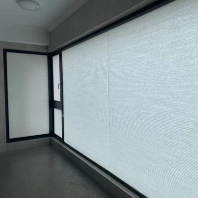 Cortinas automáticas elétricas do favo de mel, material celular do poliéster das máscaras de janela
