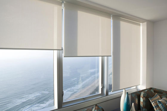 Do poliéster espuma bege do rolo cortinas 100% de janela revestidas para escritórios