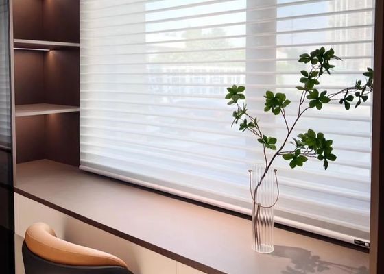 Escurecimento elétrico das cortinas ajustáveis flexíveis do La de Shangri para o escritório