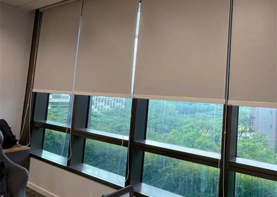 Material impermeável do poliéster das cortinas de janela do rolo do escurecimento para o escritório da sala de visitas