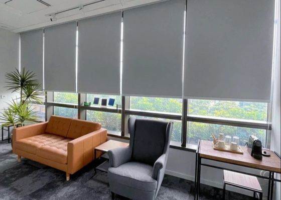 Material impermeável do poliéster das cortinas de janela do rolo do escurecimento para o escritório da sala de visitas
