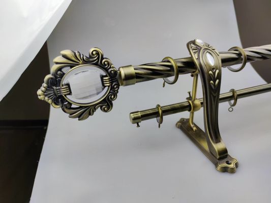Da cortina dobro telescópica do trilho do metal tira ajustável 25Mm de Polo 28Mm com suportes