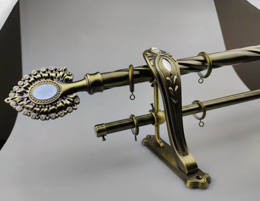 Da cortina dobro telescópica do trilho do metal tira ajustável 25Mm de Polo 28Mm com suportes