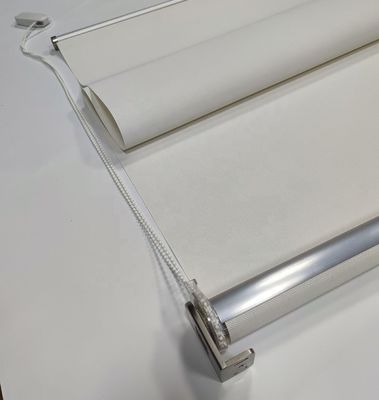 máscaras do rolo da tela de 38mm, cortinas de alumínio decorativas do escurecimento da janela do tubo