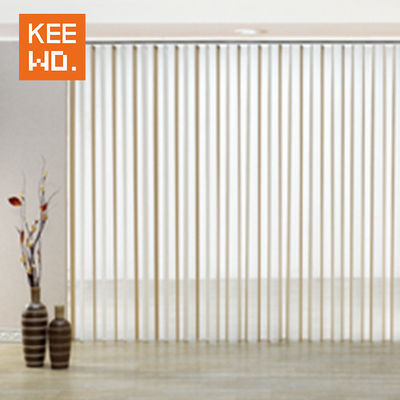 O vertical completo da janela da tela cega com estilo moderno minimalista