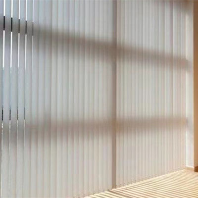 OEM moderno do estilo das venezianas verticais manuais convenientes do PVC