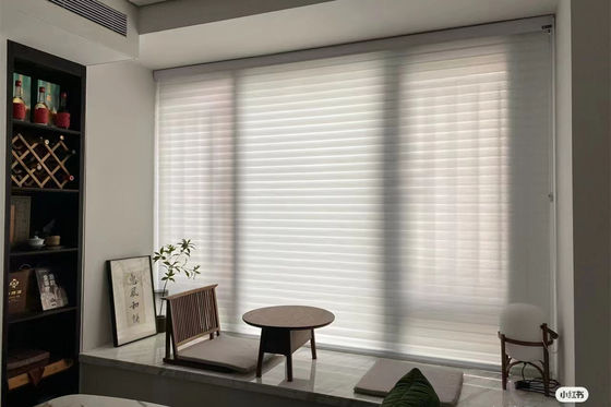 As cortinas elétricas espertas do La de Shangri motorizaram o escurecimento para o quarto