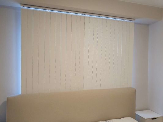 O PVC espuma cortina vertical ideal resistente do óleo UV impermeável semi cego do oídio