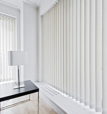 Cortinas verticais elétricas, cortinas ideais, cortinas verticais, proteção de Sun, sala de visitas, balcão, escritório